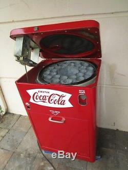 Coca Cola Coke Vendo 23 Machine