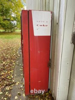 Coca Cola Machine Cavalier CS-96 unrestored non-working