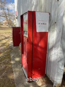 Coca Cola Machine Cavalier CS-96 unrestored non-working