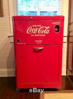 Coca Cola Machine Vendo 23, 1950's Spin Top