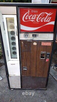 Coca-Cola Machine / Vintage 1966 Vendo 01C0630AE