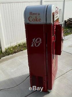 Coca Cola Machine vendo 81