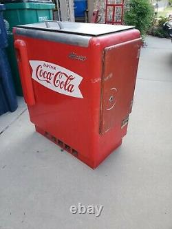 Coca-Cola Vending Machine Glasco Cooler
