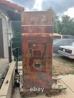 Coca Cola Vending Machine Vendolator Mfg. Co. Serial Number A-340 0A 146