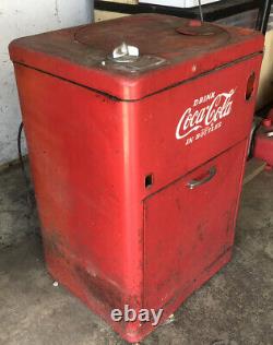 Coca Cola Vending Machine WORKS SEE DESC FOR SHIP Antique Vintage Vendo Spin Top