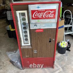 Coca Cola Vendo Vending Machine H63D Vintage 1960s Runs