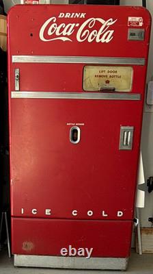 Coca-Cola Vintage Soda Vending Machine 10¢ Dime Only Red Lift Door