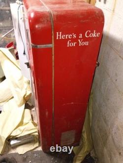 Coca-Cola Vintage Soda Vending Machine Red Drink Coca-Cola In Bottles