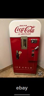 Coca-Cola Vintage Vending Machine Vendo V-39 5-cent Coin