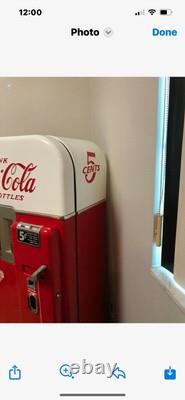 Coca-Cola Vintage Vending Machine Vendo V-39 5-cent Coin