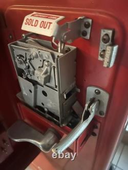 Coca-Cola Vintage Vending Machine Vendo V-39 5-cent Coin