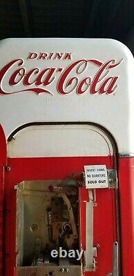 Coca Cola machine, model VMC 44, dated 1956, ready for restoration