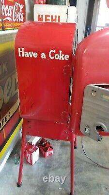 Coca Cola vendolator model 27