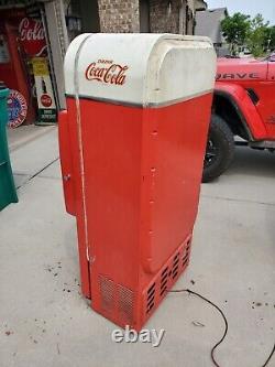 Coca cola Vendo 81 D Coke machine