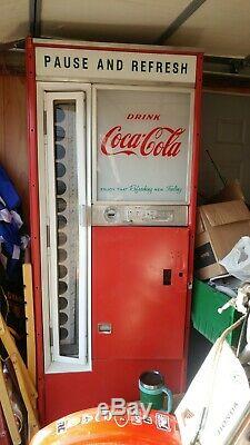Coca cola vendo 44 vintage 1950's vending soda pop machine coin op Coke