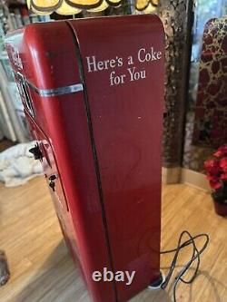 Coco-Cola Vending Machine 1956 3-D Model 32