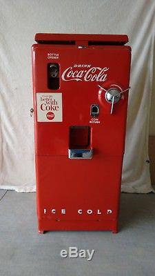 Coke Cavalier C-27 Soda Vending Machine CocaCola