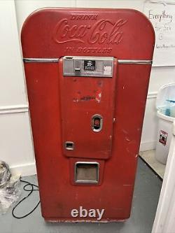 Coke Coca Cola Vendo 80 V-80 Soda Vending Machine Rare. Working