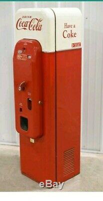 Coke Machine 1956 VMC-44