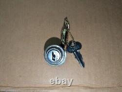 Coke Pepsi Vendo VMC 56 81 D 110 Soda machine Lock And Key PR 501