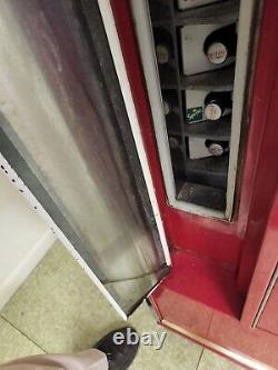 Coke machine vintage