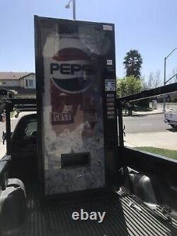 Dixie Narco 360-6 Bubble Front Soda Vending Machine Pepsi/Coke WithBill Acceptor