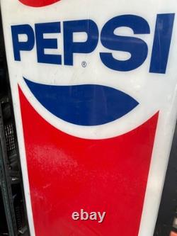 Dixie Narco 440 Drink Vending Machine 8 Selection