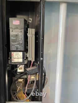 Dixie Narco 440 Drink Vending Machine 8 Selection