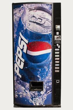 Dixie Narco 440 Single Price Soda Can Vending Machine with Pepsi Graphic