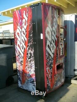 Dixie Narco 501-E Bottles & Cans Soda Vending Machine