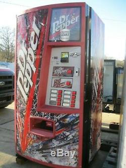 Dixie Narco 501-E Bottles & Cans Soda Vending Machine