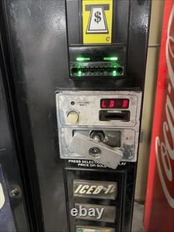 Dixie Narco 501E Multi Soda Vending Machine 12oz