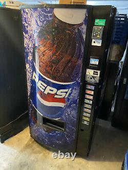 Dixie Narco 501E Soda Vending Machine Cans & Bottles Pepsi