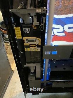 Dixie Narco 501E Soda Vending Machine Cans & Bottles Pepsi