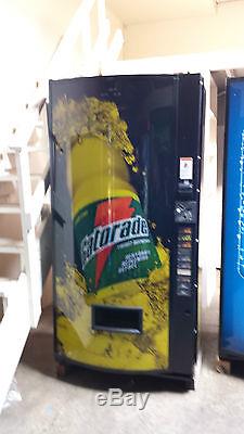 Dixie Narco 600E-9 Soda Vending Machine Gatorade With Coin & Bills