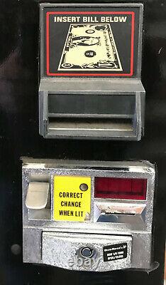 Dixie Narco Cold Drink Soda Vending Machine with Gatorade Graphic TORRANCE, CA