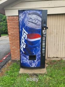 Dixie-Narco Cold Drinks Vending Machine Can Dispenser 7 Selection $1 $5