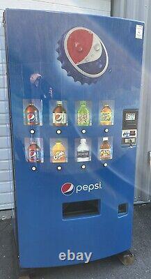 Dixie Narco Dn 501e 8 Selection Soda Drink Vending Machine CC Reader Capable