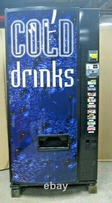 Dixie Narco Soda Canned/Bottled Vending Machine 501E with cc reader