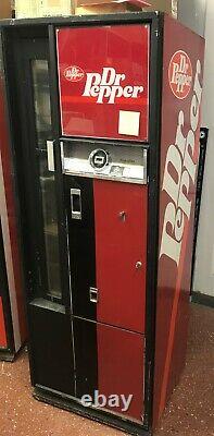 Dr Pepper Soda Vending Machine, Bottles, Cavalier, Works and Cools Perfectly
