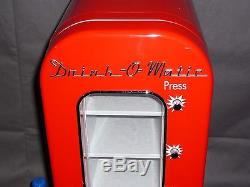 Drink-O-Matic Red Novelty Soda Vending Machine DR-3 10-Can Rare