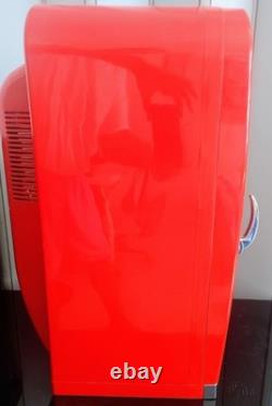 FRIGIDAIRE EFMIS045-RED Retro Vending Machine Can Dispenser & Beverage Cooler