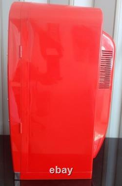 FRIGIDAIRE EFMIS045-RED Retro Vending Machine Can Dispenser & Beverage Cooler