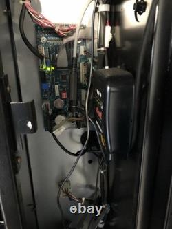 Hy900 Combo Soda / Snack Vending Machine Great Condition