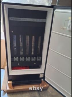 Juice Mate Refrigerated Coin Operated Can Vending Machine Model FMR1 Brand New