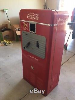 L@@K Original 1950s Coke Machine