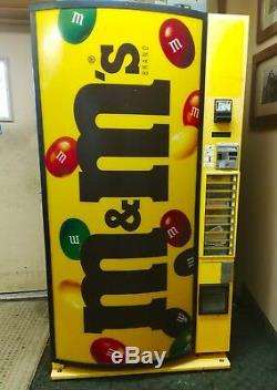 M&M Refrigerated Vending Chilled Candy Snack Soda BIG CAPACITY Vendo 669 VINTAGE