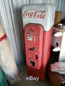 Model 44 Coke Vending Machine Coca Cola Narrow dime vintage 1950s