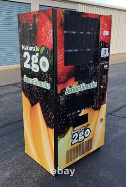 Naturals 2 Go N2g4000 Combo Soda / Snack Vending Machine Great Condition