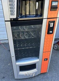 Nice Coffee Snack Soda Combo Vending Machine Refrigerated And Brews Coffee
